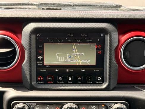 Used 2022 Jeep Gladiator Rubicon w/ Cold Weather Group AWD/4WD image 27