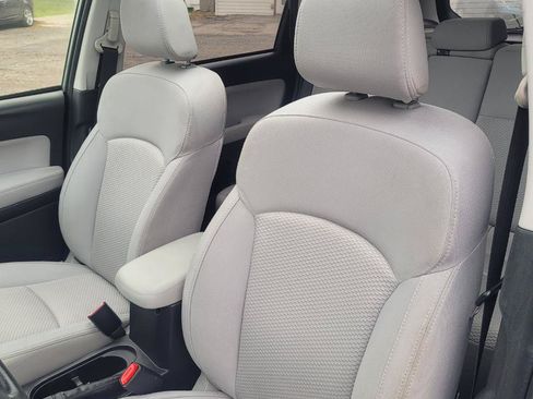 Used 2014 Subaru Forester 2.5i Premium w/ All-Weather Package AWD/4WD image 12