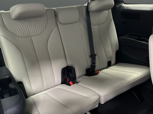 Used 2025 Hyundai Palisade Calligraphy FWD image 27
