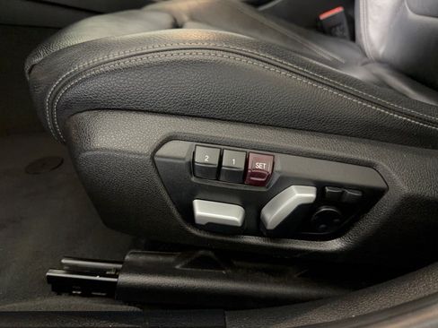 Used 2018 BMW 330e w/ Premium Package RWD image 16