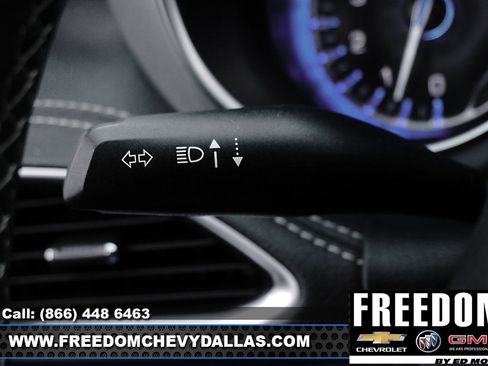 Used 2025 Chrysler Pacifica Limited image 24