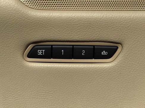 Used 2017 Cadillac XT5 Luxury w/ Driver Awareness Package image 17