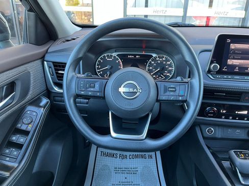 Used 2023 Nissan Rogue SV image 28