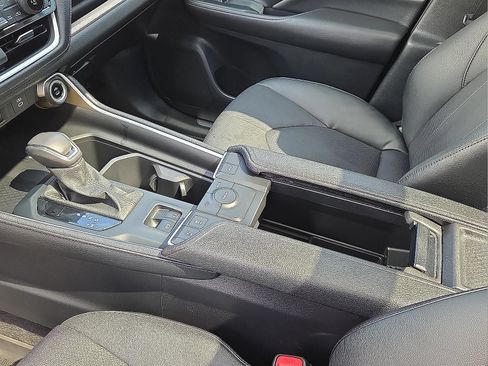 Used 2024 Toyota Grand Highlander FWD image 10