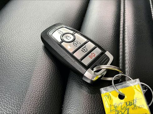 Certified 2024 Ford Edge SEL w/ Convenience Package AWD/4WD image 11