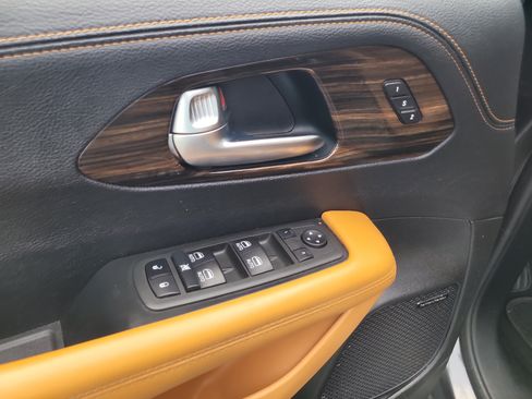 Used 2022 Chrysler Pacifica Pinnacle FWD image 20