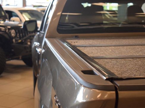 Used 2015 GMC Canyon SLT w/ Driver Alert Package image 50