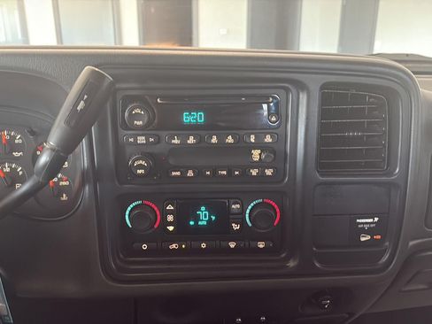 Used 2007 Chevrolet Silverado 2500 LT w/ Skid Plate Package AWD/4WD image 16