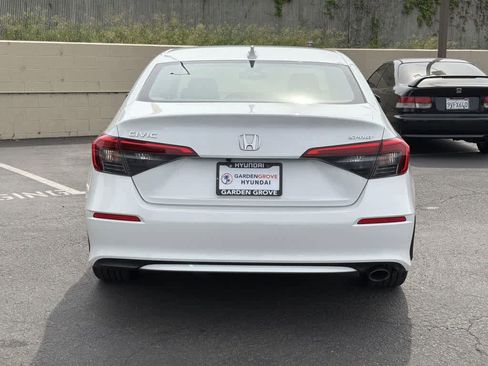 Used 2023 Honda Civic Sport image 5