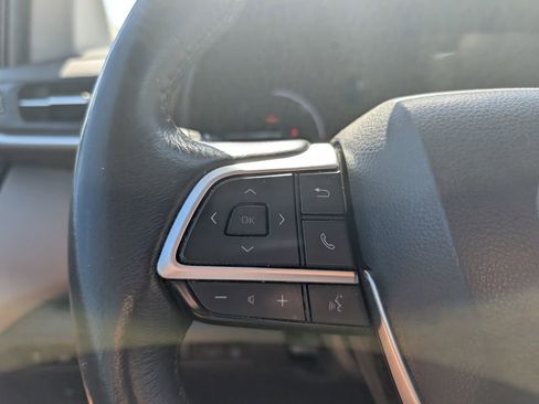 Used 2021 Toyota Sienna XLE image 15