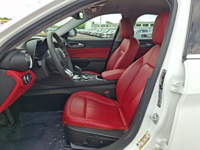 Used 2020 Alfa Romeo Giulia AWD w/ Cold Weather Package image 12