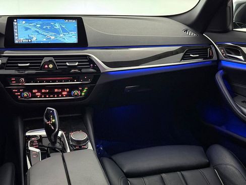 Used 2018 BMW 530e xDrive w/ Premium Package 2 AWD/4WD image 29
