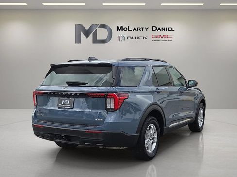 Used 2025 Ford Explorer Active AWD/4WD image 14