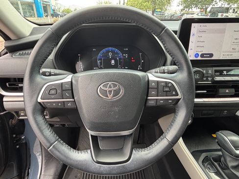 Used 2025 Toyota Grand Highlander FWD image 11