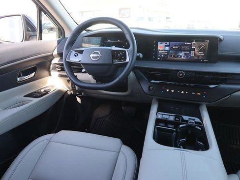 Used 2025 Nissan Murano SV image 22