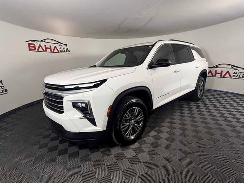 Used 2026 Chevrolet Traverse LT AWD/4WD image 24