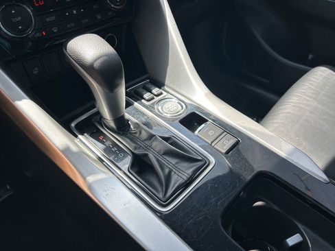 Used 2024 Mitsubishi Eclipse Cross SEL AWD/4WD image 36