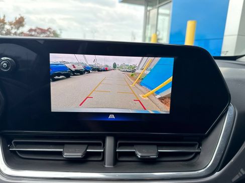 Used 2025 Chevrolet Trax ACTIV w/ Driver Confidence Package FWD image 23