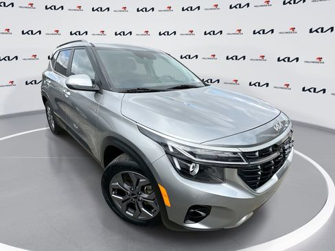 Certified 2024 Kia Seltos S image 1