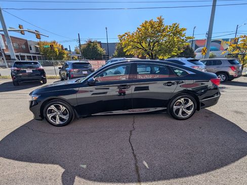 Used 2019 Honda Accord EX image 9