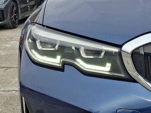 Used 2019 BMW 330i xDrive Sedan w/ Premium Package image 9