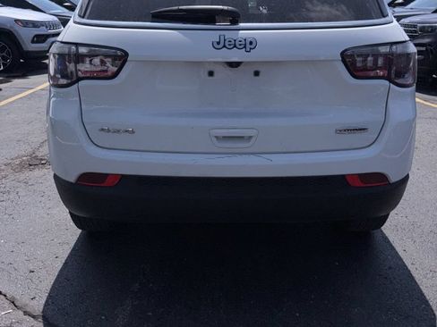 Used 2025 Jeep Compass Latitude AWD/4WD image 4