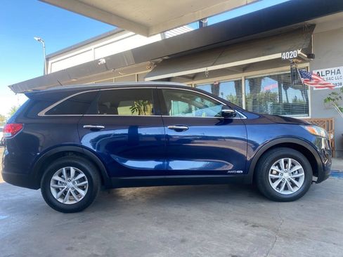 Used 2016 Kia Sorento LX AWD/4WD image 7