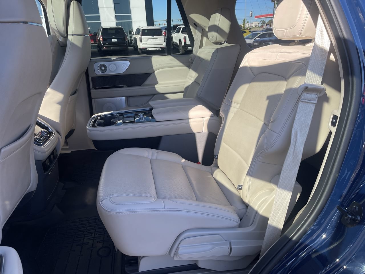 Used 2018 Lincoln Navigator Reserve w/ Technology Package AWD/4WD image 26