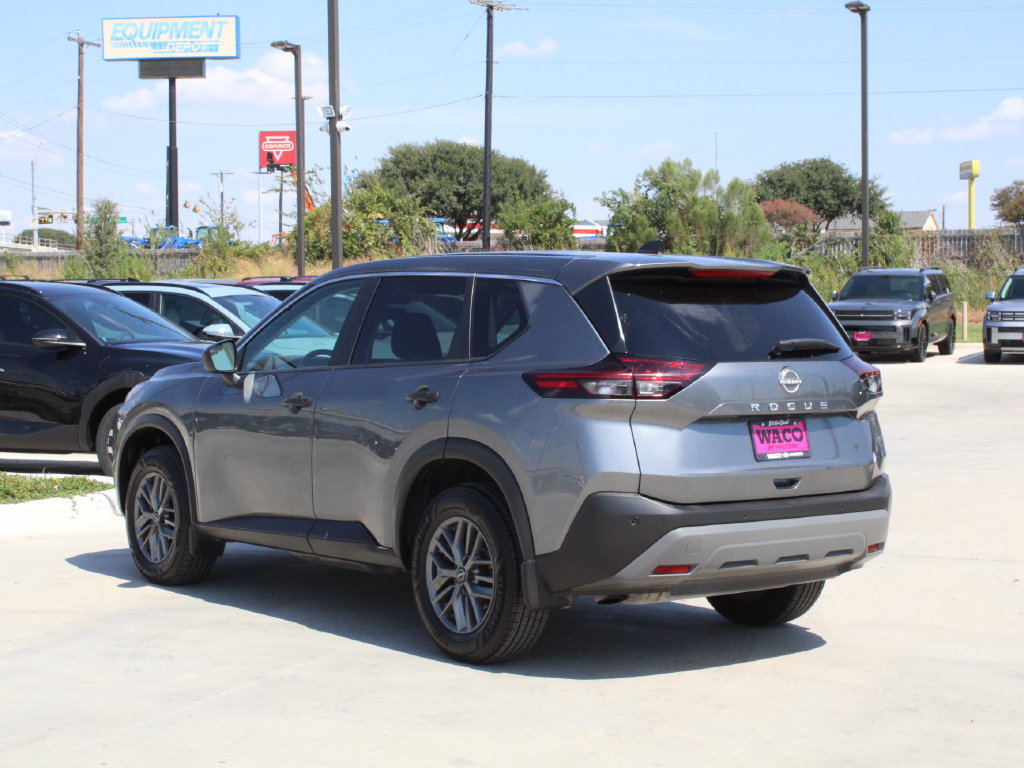 Used 2022 Nissan Rogue S FWD image 7
