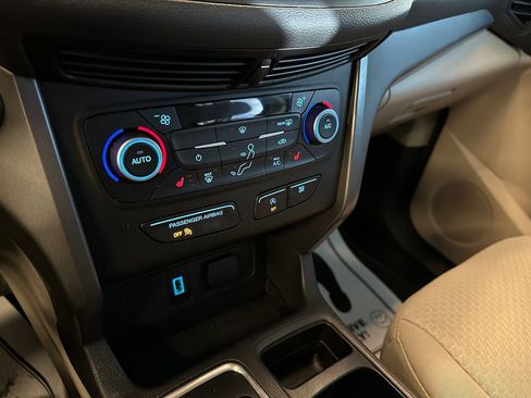 Used 2019 Ford Escape SE FWD image 14
