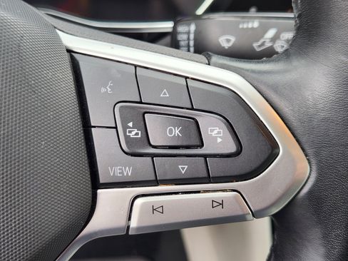 Used 2023 Volkswagen Jetta SE w/ Panoramic Sunroof Package image 24