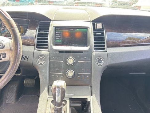 Used 2015 Ford Taurus Limited FWD image 22