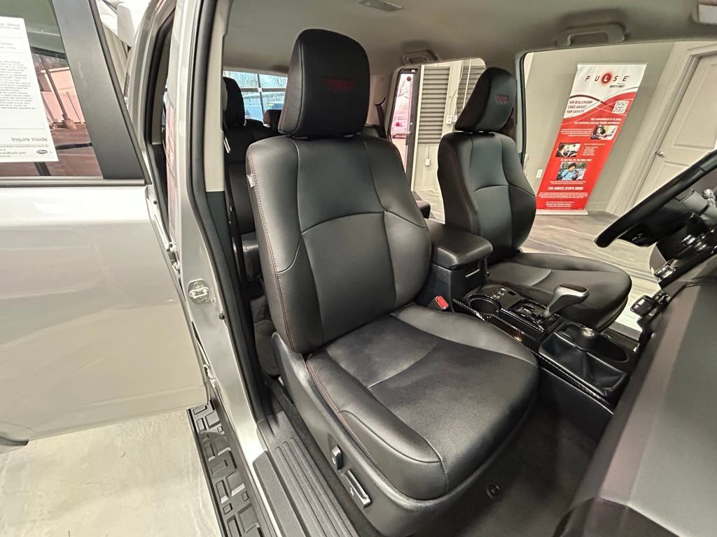 Used 2024 Toyota 4Runner TRD Off-Road Premium AWD/4WD image 3