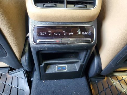 Used 2025 Mercedes-Benz GLS 580 4MATIC image 14