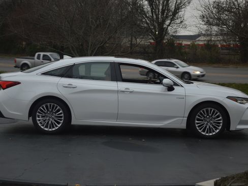 Used 2020 Toyota Avalon Limited w/ Advanced Safety Package image 12