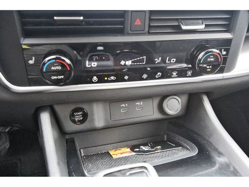 Used 2026 Nissan Rogue SV w/ SV Premium Package FWD image 21