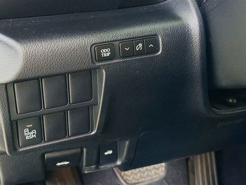 Used 2016 Lexus RC 200t w/ Premium Package image 10