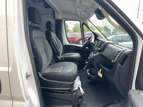 New 2026 RAM ProMaster 2500 w/ Quick Order Package 22G SLT image 5