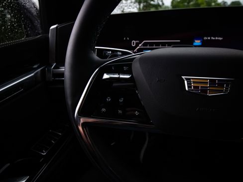 Used 2026 Cadillac Escalade Sport w/ LPO, ONYX Package AWD/4WD image 19