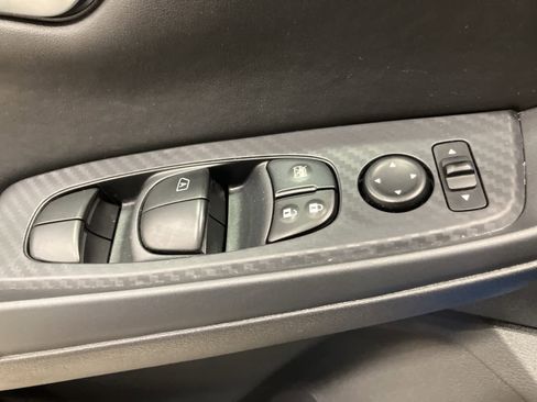 Used 2025 Nissan Sentra SV image 12