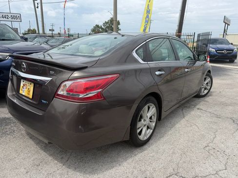 Used 2013 Nissan Altima 2.5 SL w/ 2.5 Moonroof Pkg FWD image 4