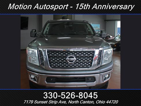 Used 2016 Nissan Titan SV image 4