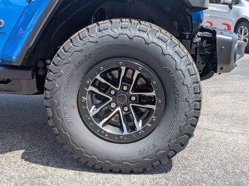 New 2026 Jeep Wrangler Unlimited Rubicon w/ Xtreme 35 Tire Package AWD/4WD image 12