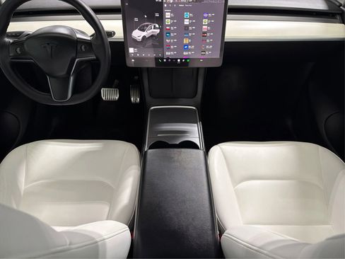 Used 2022 Tesla Model Y Long Range image 20