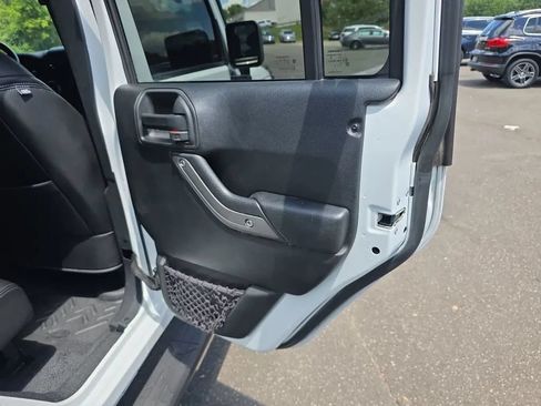 Used 2018 Jeep Wrangler Unlimited Sport S AWD/4WD image 38
