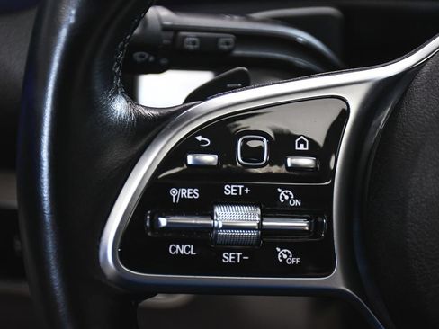 Used 2022 Mercedes-Benz GLB 250 4MATIC image 32