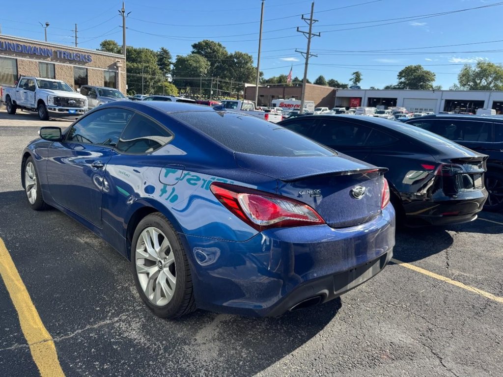 Used 2016 Hyundai Genesis 3.8 RWD image 8