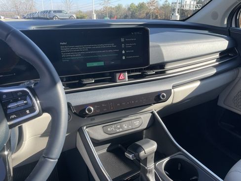 Certified 2026 Kia Carnival EX image 15