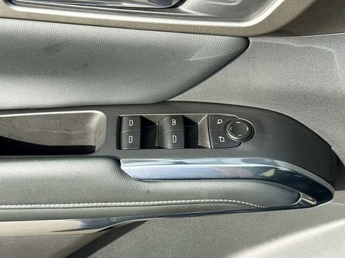 Used 2025 Chevrolet Traverse LT image 17