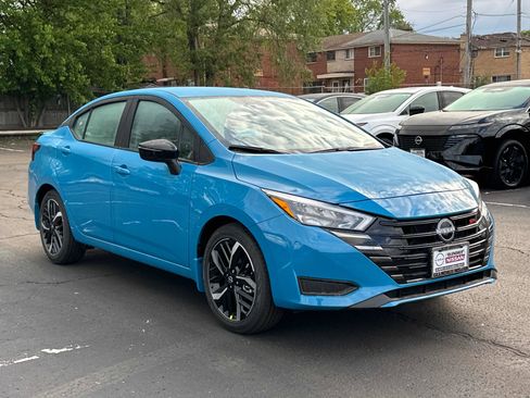 New 2025 Nissan Versa SR w/ Trunk Package image 3